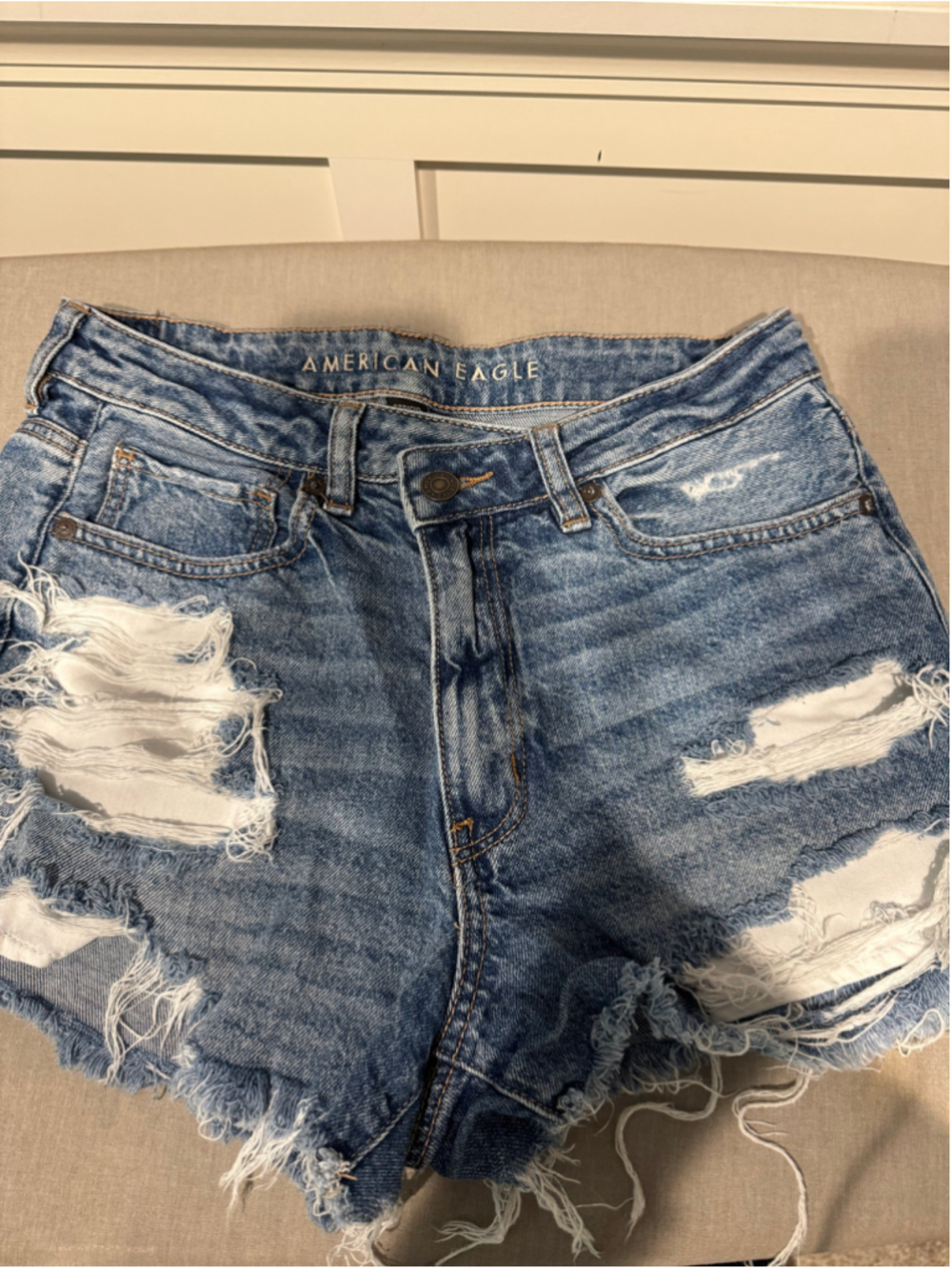 Women's American Eagle Strigid Distressed Stretch Jean Shorts Size 6 Blue White